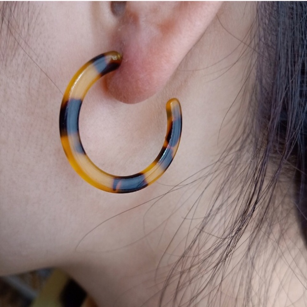 Acrylic hoops - Picture 2 of 2